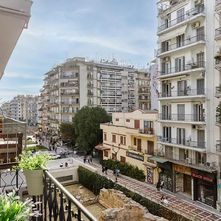 Nava In The Center Of